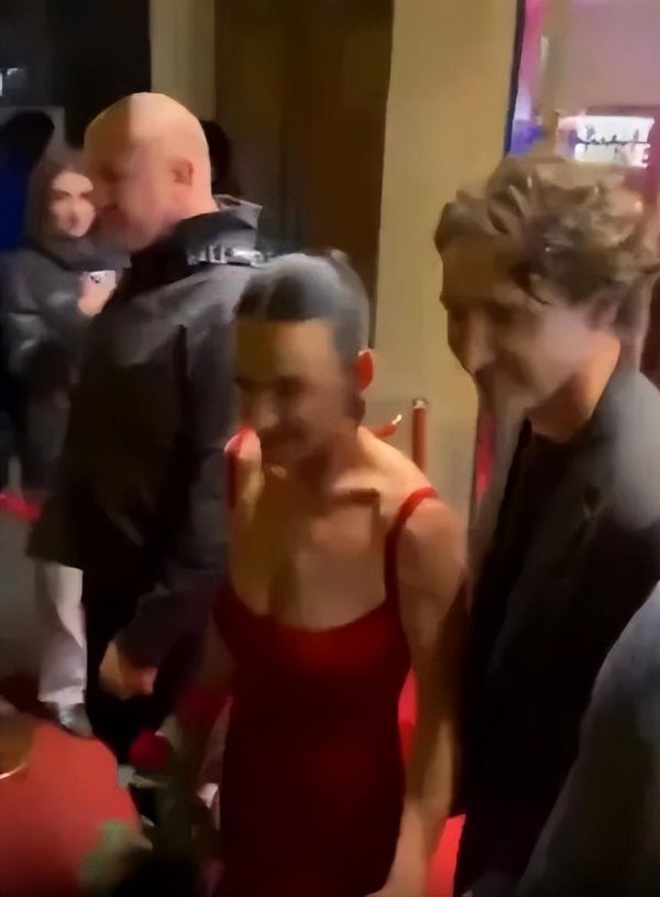 顺应网 天后歌手正式公开恋情！男方为加拿大前总理特鲁多